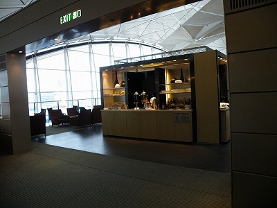 airport lounge - Hongkong airport UA red carpet club lounge